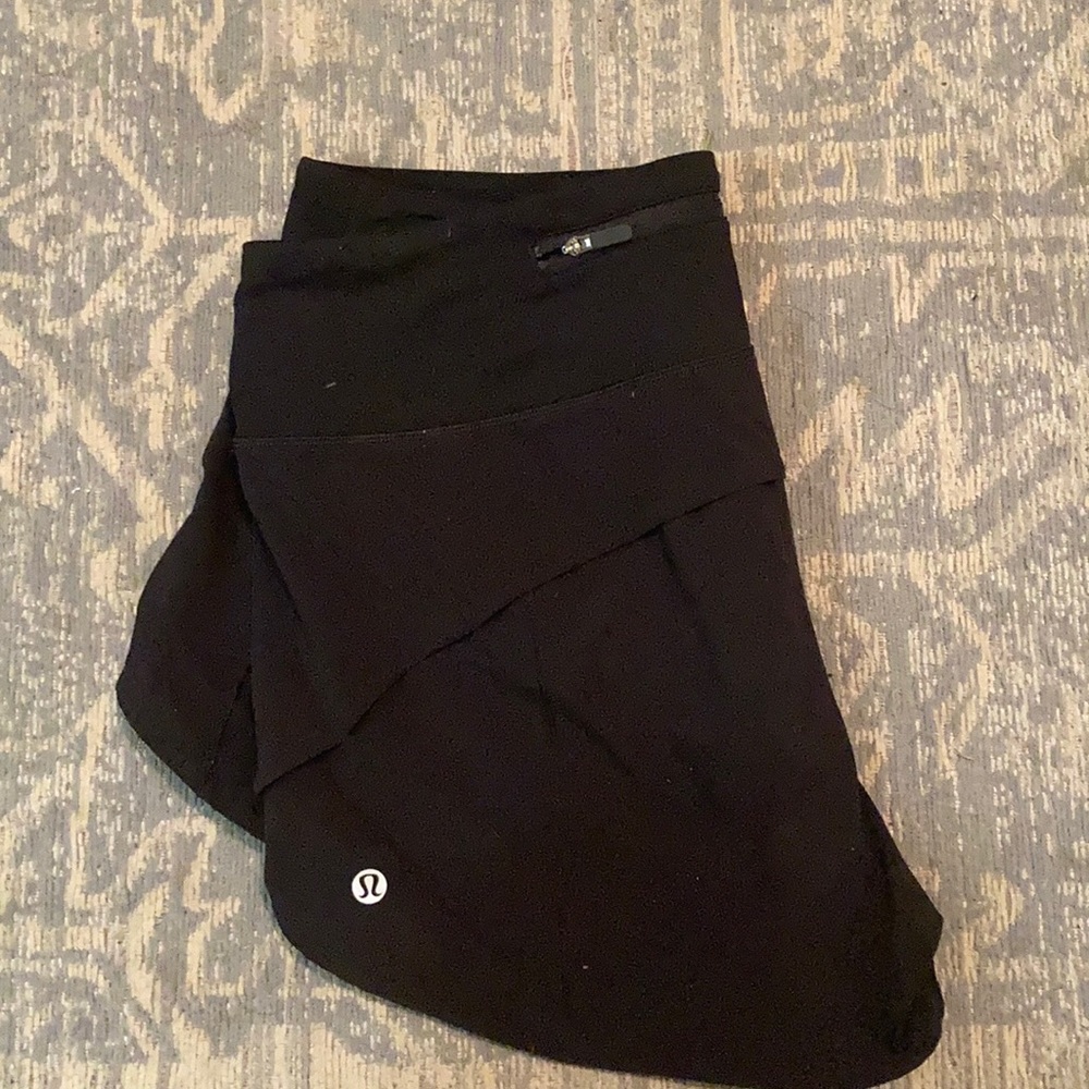 Lululemon Speed Up shorts